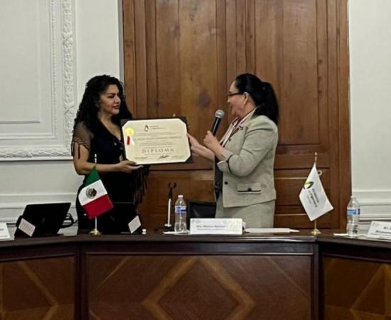 academica-de-cucei-ingresa-a-la-academia-de-ingenierias-de-mexico-2